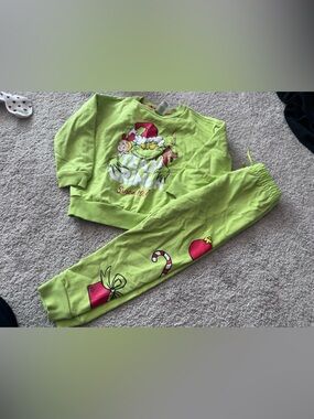 Green Grinch Kids Pajama Set - Holiday Sweatshirt & Pants